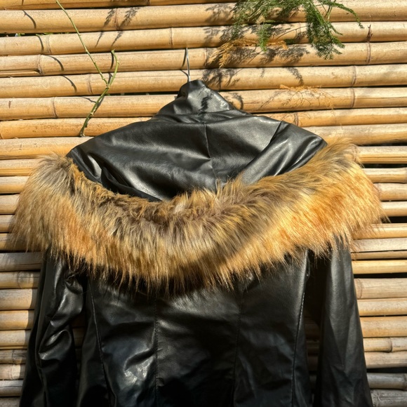 Black faux fur jacket - Picture 2 of 3